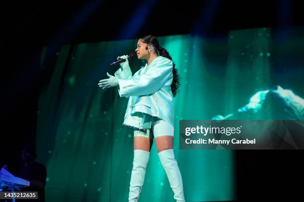 Ella Mai performs onstage at Barclays Center of Brooklyn on October 20, 2022 in New York City.