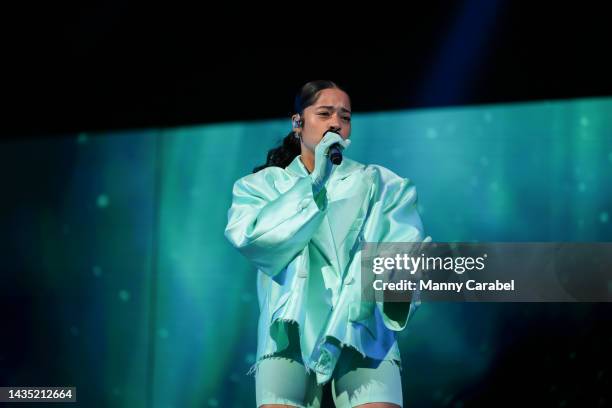 Ella Mai performs onstage at Barclays Center of Brooklyn on October 20, 2022 in New York City.