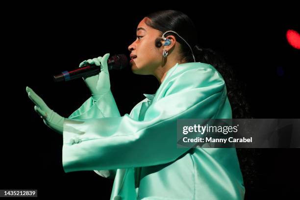 Ella Mai performs onstage at Barclays Center of Brooklyn on October 20, 2022 in New York City.