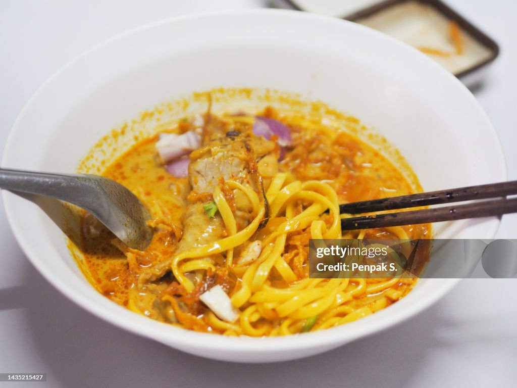 Kasoi Khao Soi Recipe Curried Noodle Soup With Chicken Noodle Food In White ...