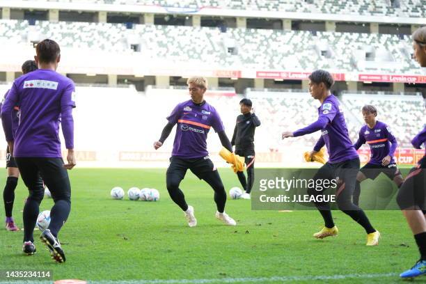 Tsukasa SHIOTANI of Sanfrecce Hiroshima warms up during the official practice and press conference ahead of J.LEAGUE YBC Levain Cup final between...