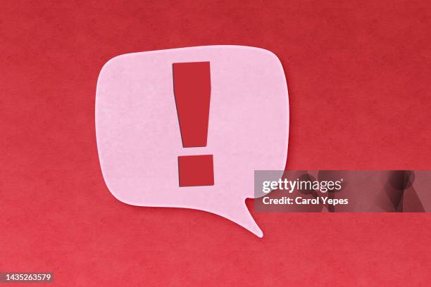 red notification reminder icon chat message of attention alert alarm notice sign or flat design social button important caution symbol and warning urgent exclamation - precarious stock-fotos und bilder