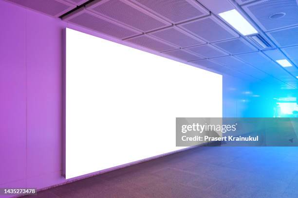 fabric pop up basic unit advertising banner media display backdrop, empty background - empfangraum office stock-fotos und bilder