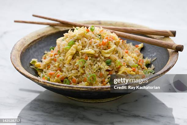 fried rice - gebratener reis stock-fotos und bilder