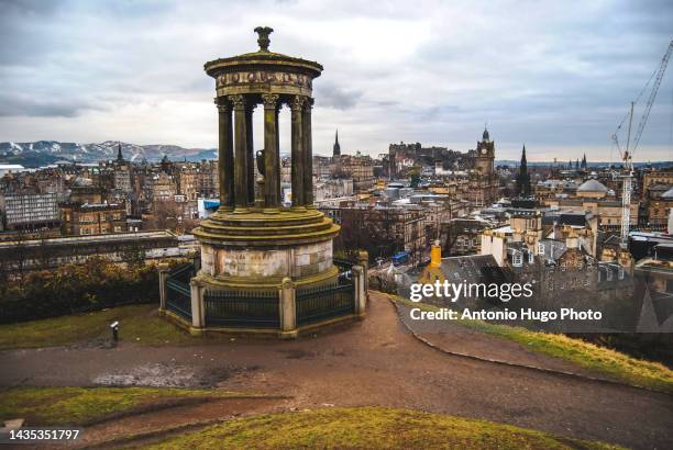 panoramic view of the city of edinburgh from calton hill, scotland, uk. - corinthian stock pictures, royalty-free photos & images
