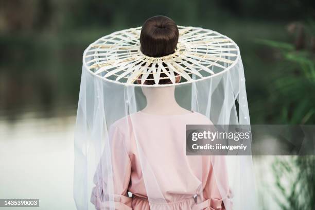 Geisha Hat Geisha Hairstyle Photos and Premium High Res Pictures - Getty Images