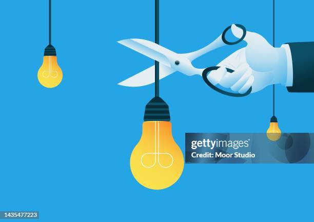 ilustraciones, imágenes clip art, dibujos animados e iconos de stock de tijeras y bulbo - pobreza energetica