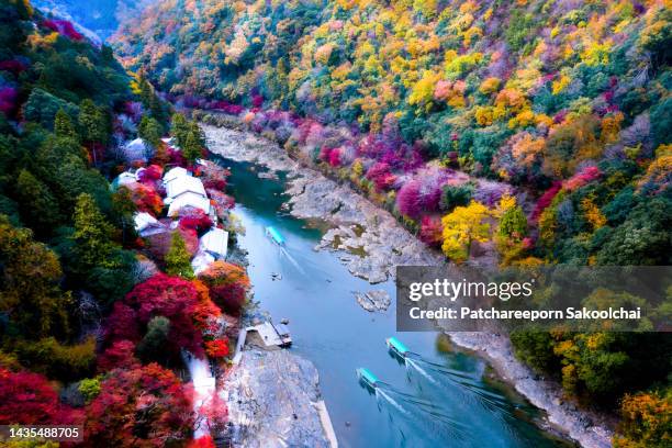 river of colors - season in kyoto imagens e fotografias de stock