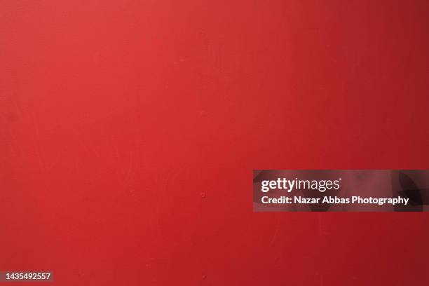 red background, smooth. - fond rouge photos et images de collection
