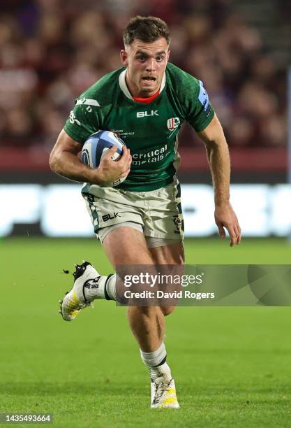 Ben White of London Irish breaks with the ball during the Gallagher Premiership Rugby match between London Irish and Gloucester Rugby at Community...