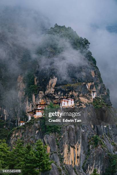 tiger's nest monastery , paro taktsang  monastery in bhutan - disparo bildbanksfoton och bilder