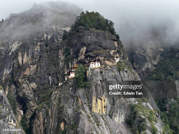 tiger's nest monastery , paro taktsang  monastery in bhutan - disparo bildbanksfoton och bilder