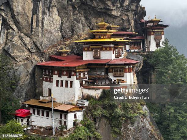 tiger's nest monastery , paro taktsang  monastery in bhutan - disparo bildbanksfoton och bilder