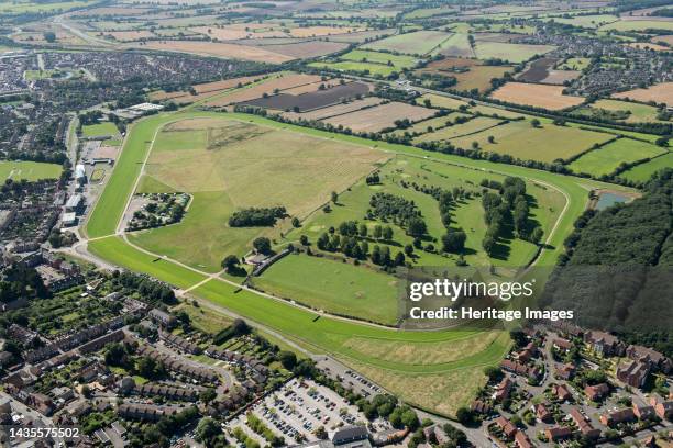 Warwick Racecourse, Warwickshire, 2016. Artist Damian Grady.