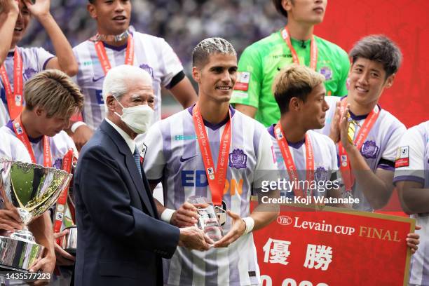 Pieros Sotiriou of Sanfrecce Hiroshima celebrates with trophy after during the J.LEAGUE YBC Levain Cup final between Cerezo Osaka and Sanfrecce...