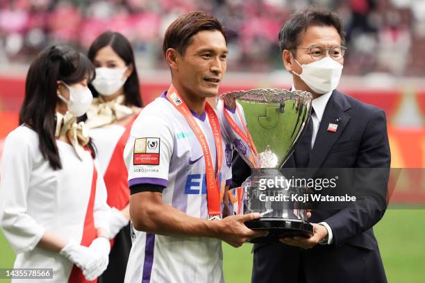 Toshihiro Aoyama of Sanfrecce Hiroshima celebrate with trophy after during the J.LEAGUE YBC Levain Cup final between Cerezo Osaka and Sanfrecce...