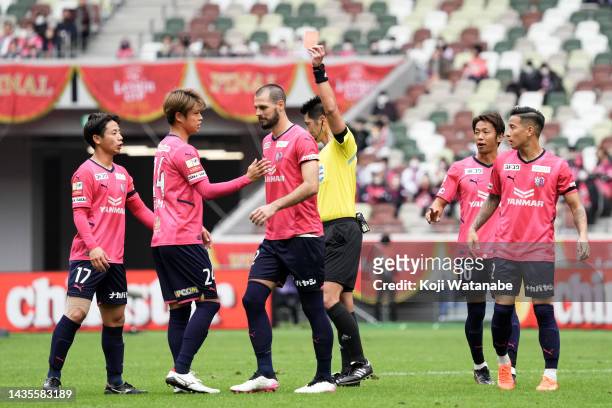 Referee Yudai Yamamoto shows an red card to Mataj Jonjico of Cerezo Osaka during the J.LEAGUE YBC Levain Cup final between Cerezo Osaka and Sanfrecce...