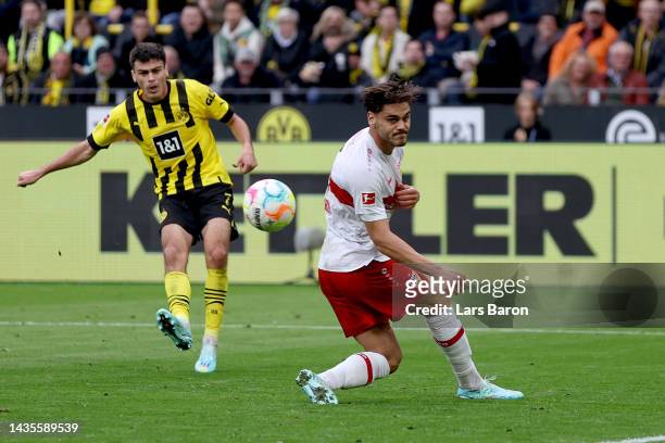 Giovanni Reyna of Borussia Dortmund scores their team's third goal during the Bundesliga match between Borussia Dortmund and VfB Stuttgart at Signal...