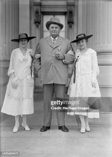 John Hollis Bankhead, Rep. From Alabama, At Confederate Reunion, Washington D.C. With Grand-Daughters, Tallulah, Left, And Eugenia, Right, 1917....