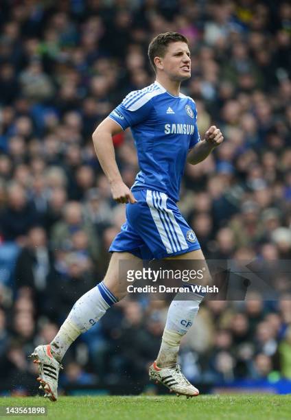 Sam Hutchinson of Chelsea shouts instructions during the Barclays Premier League match between Chelsea and Queens Park Rangers at Stamford Bridge on...