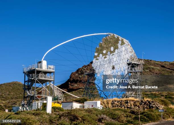 roque de los muchachos telescope and astronomical observatory on the island of la palma - event horizon telescope stock pictures, royalty-free photos & images