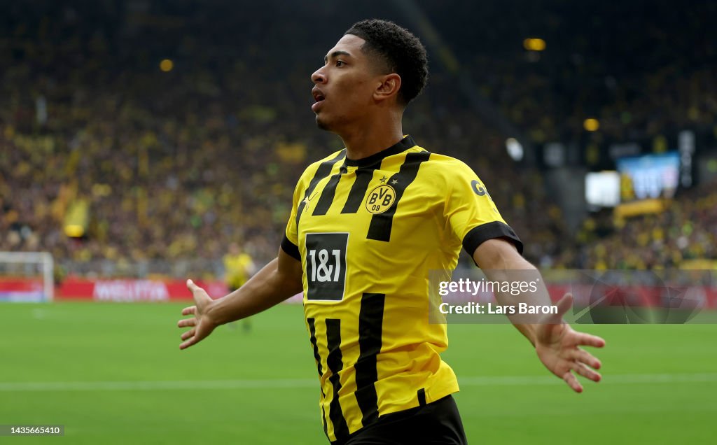 Borussia Dortmund v VfB Stuttgart - Bundesliga