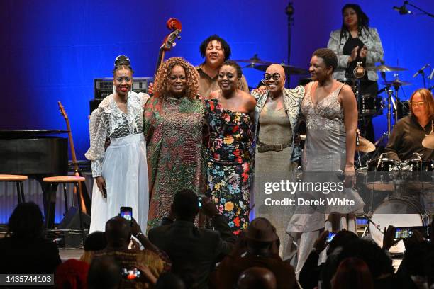 Derek Reeves Photos and Premium High Res Pictures - Getty Images