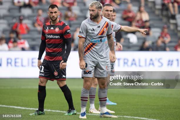 Charles Austin of the Roar defends a corner during the round three A-League Men's match between Western Sydney Wanderers and Brisbane Roar at...