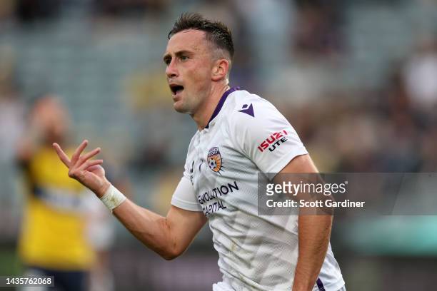 Aaron McEneff of the Glory celebrates his goal during the round three A-League Men's match between Perth Glory and Central Coast Mariners at Central...