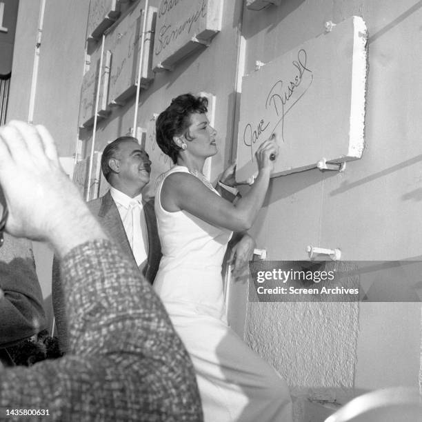Jane Russell R 4,262 Jane Russell Photos & High Res Pictures - Getty Images