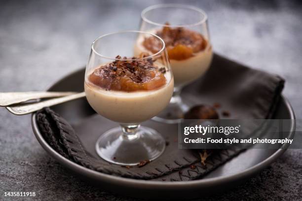 chestnut cream with dates puree and cocoa - chataignes photos et images de collection
