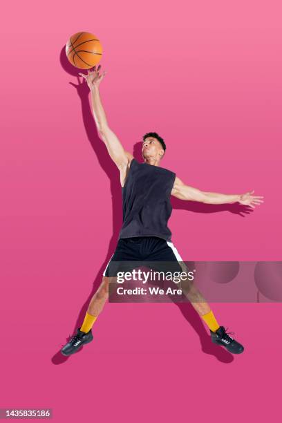 basketball player jumping - shooting baskets stock pictures, royalty-free photos & images