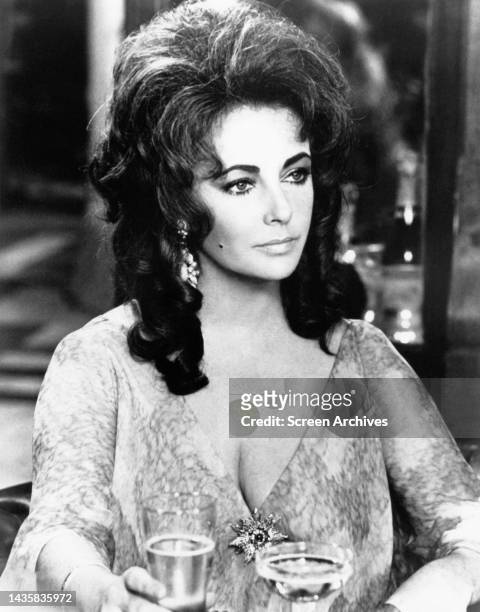 Elizabeth Taylor looking glamorous in a scene from Zee and Co AKA X, Y and Zee 1971.