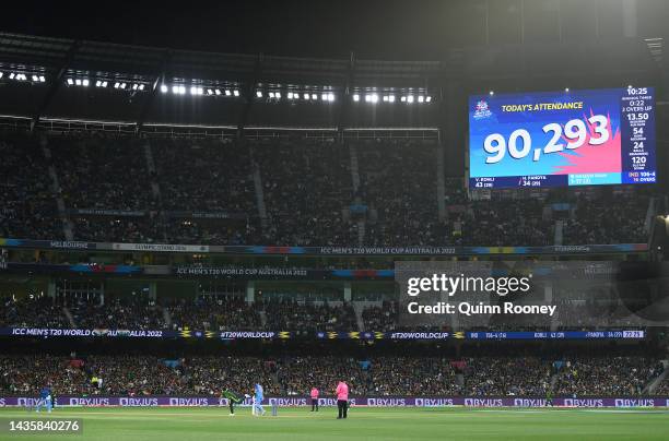 General view of play during the ICC Men's T20 World Cup match between India and Pakistan at Melbourne Cricket Ground on October 23, 2022 in...