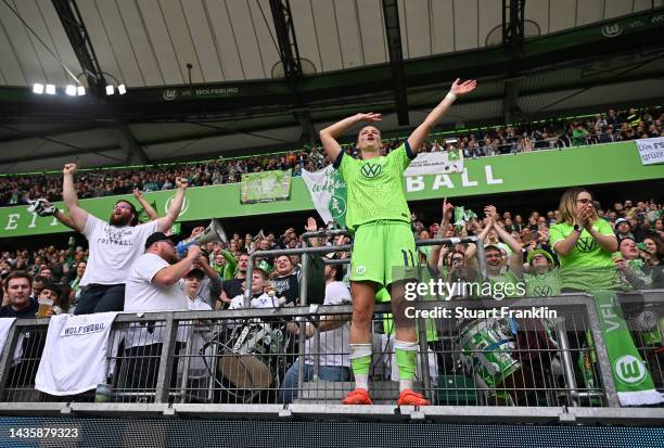 Alexandra Popp of Wolfsburg celebrates with the fans after the FLYERALARM Women's Bundesliga match between VfL Wolfsburg and Bayern München at...