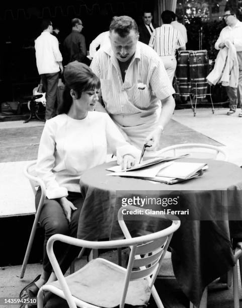 Spanish musician Xavier Cugat with American actress and singer Fran Jeffries , during the casting to choose the singer to replace Abbe Lane in his...