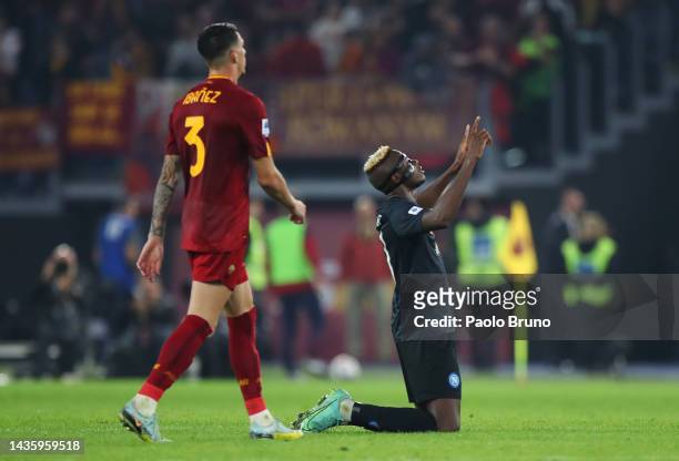 Victor Osimhen of SSC Napoli celebrates victory following the Serie A match between AS Roma and SSC Napoli at Stadio Olimpico on October 23, 2022 in...