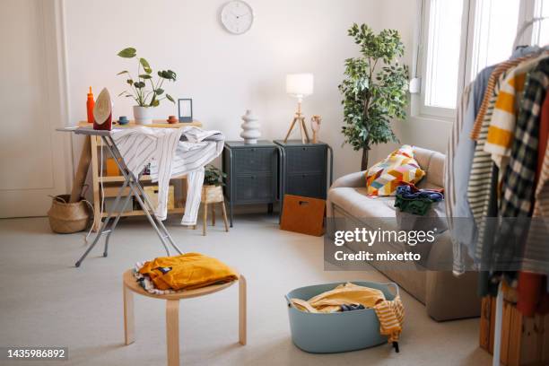 small cozy apartment with no people - tábua-de-passar-roupa imagens e fotografias de stock