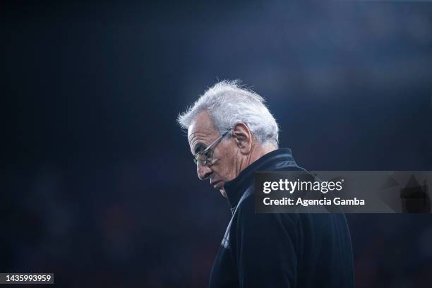 Jorge Fossati coach of Danubio looks on during a match between Nacional and Danubio as part of the Torneo Clausura 2022 at Gran Parque Central on...