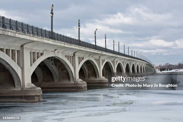 belle isle's mcarthur bridge - belle isle bridge detroit stock pictures, royalty-free photos & images