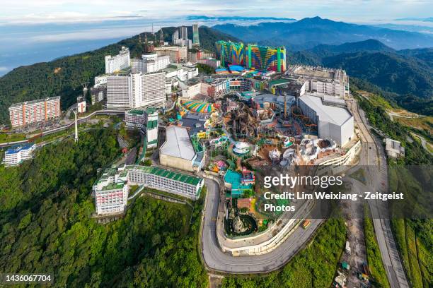 aerial view of resorts world genting,  malaysia's premier integrated resort destination and the recently opened genting skyworlds theme park. - malaysia landmark stock pictures, royalty-free photos & images
