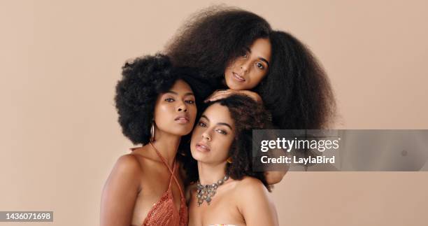 beauty, fashion and diversity, black women with afro together, model girls with curly hair style in solidarity. friends, empowerment and glamour, luxury studio portrait of beautiful  african feminism - hair model beauty stockfoto's en -beelden