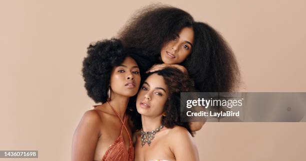 beauty, fashion and diversity, black women with afro together, model girls with curly hair style in solidarity. friends, empowerment and glamour, luxury studio portrait of beautiful  african feminism - curly 個照片及圖片檔