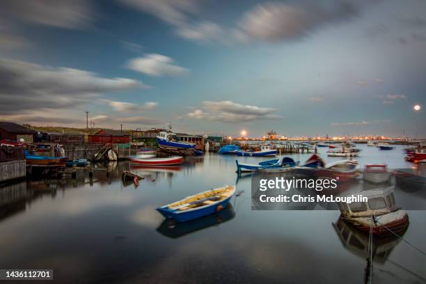 river tees, paddy's hole, redcar in teeside - teesside northeast england stock pictures, royalty-free photos & images