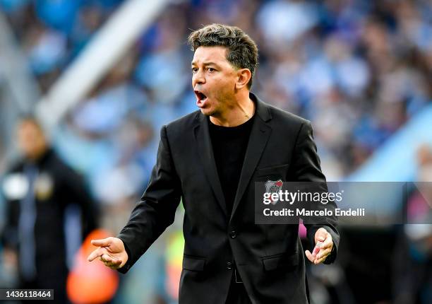 Marcelo Gallardo coach of River Plate gives instructions to his players during a match between Racing Club and River Plate as part of Liga...