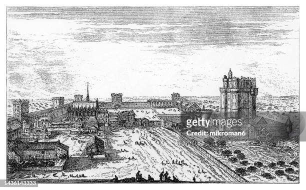 old engraved illustration of château de vincennes, fortress and royal residence next to the town of vincennes, on the eastern edge of paris - vincennes fotografías e imágenes de stock
