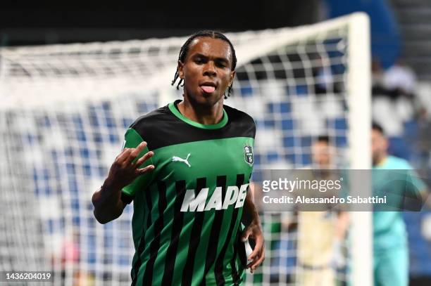 Armand Lauriente of US Sassuolo celebrates after scoring their side's first goal during the Serie A match between US Sassuolo and Hellas Verona at...