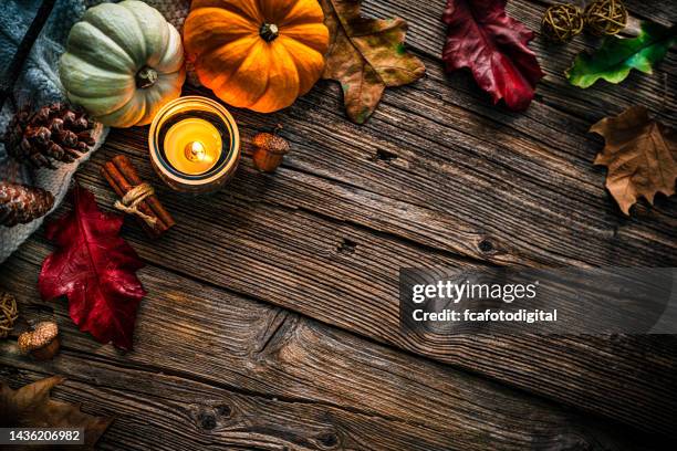 autumn or thanksgiving decoration. copy space - old fashioned thanksgiving 個照片及圖片檔