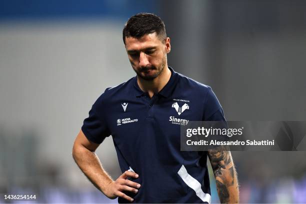 Head coach Salvatore Bocchetti of Hellas Verona looks on during the Serie A match between US Sassuolo and Hellas Verona at Mapei Stadium - Citta' del...