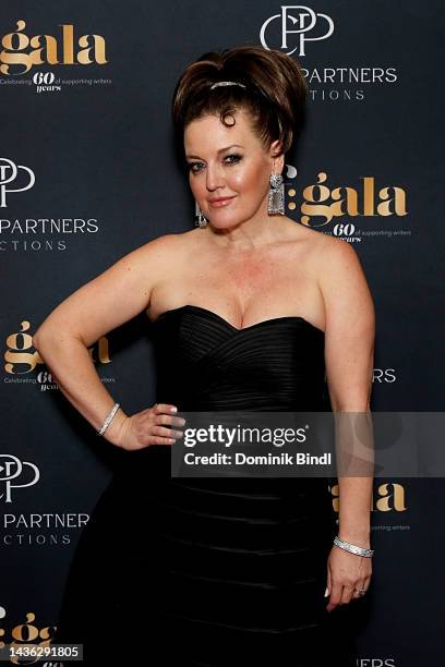 Jennifer Simard Photos and Premium High Res Pictures - Getty Images